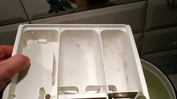 Как быстро отмыть лоток стиралки с самыми стойкими отложениями,