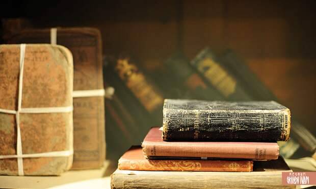 В России начнут маркировать книги Сартра, Ремарка, Стейнбека и Мураками