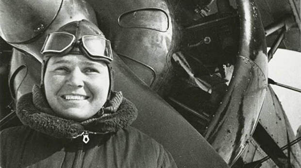 День в истории. 8 октября: в приазовском захолустье родилась прославленная советская летчица