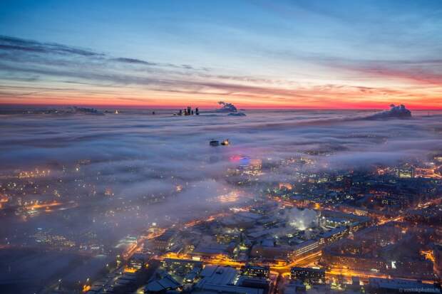 Москва в тумане: вид с Останкинской телебашни 