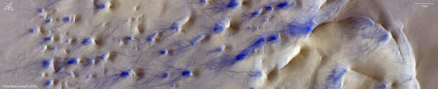 На Марсе нашли следы "пылевых дьяволов"