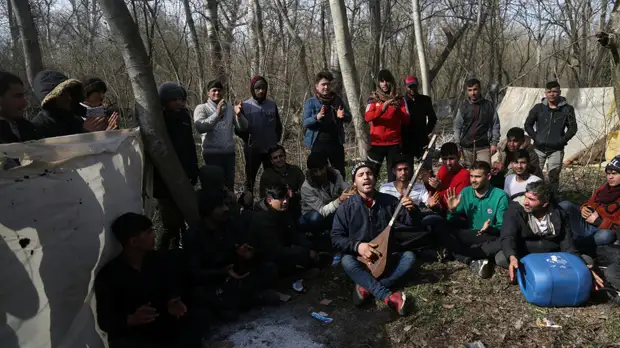 Более 130 тысяч беженцев пересекли границу Турции с Грецией