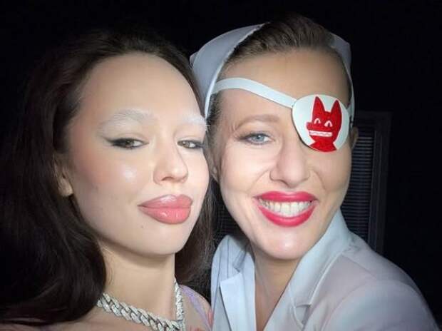 «Мне стыдно!»: Инстасамка разрыдалась перед Ксенией Собчак