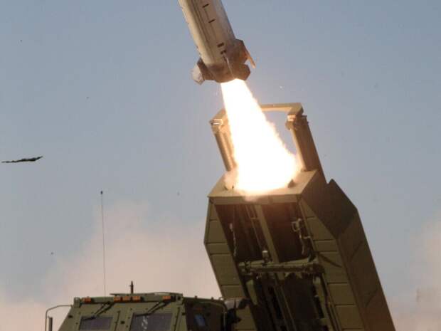 Пуск ракеты ATACMS из РСЗО M142 HIMARS© Фото : U.S. Army