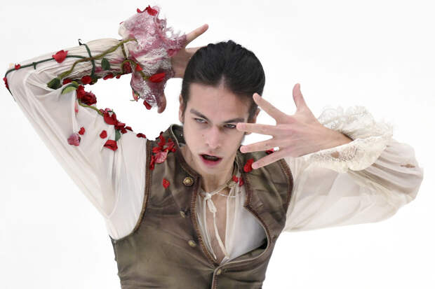 МОК не стал брать на себя ответственность в ситуации с фигуристом Гуменником