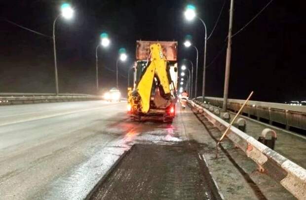 В Астрахани приступили к ремонту дорожного покрытия на Новом мосту