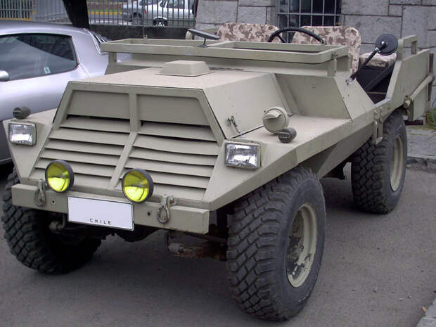 Военный джип Willys FAMAE Corvo