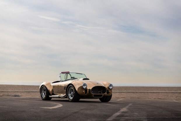 Полностью бронзовая реплика Shelby Cobra