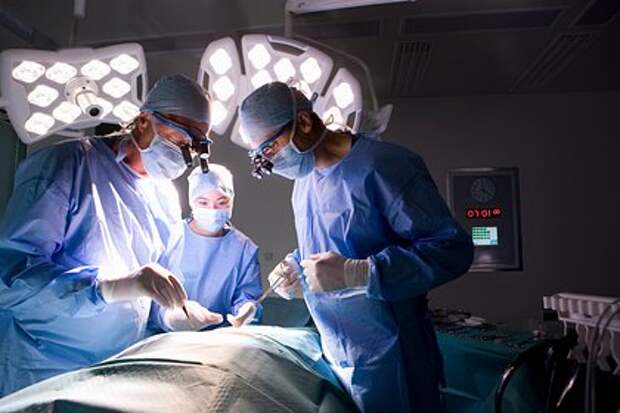 Мужчина засудил врачей за укороченный на шесть сантиметров пенис