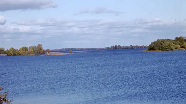 Прокуратура Карелии заинтересовалась нефтяным пятном в Онежском озере