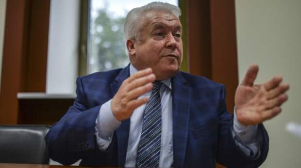 Олейник: Новый президент Украины отдаст Порошенко на съедение народу