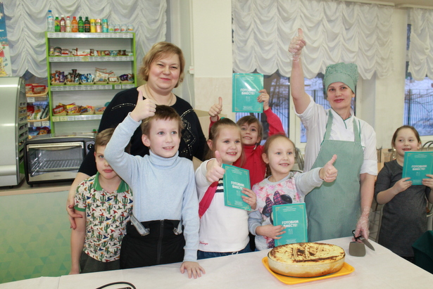 В Зеленограде продолжаются кулинарные мастер-классы по приготовлению любимых школьниками блюд В Зеленограде продолжаются кулинарные мастер-классы по приготовлению любимых школьниками блюд