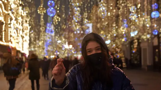 Опрос: россияне рассказали о значении Нового года в их жизни