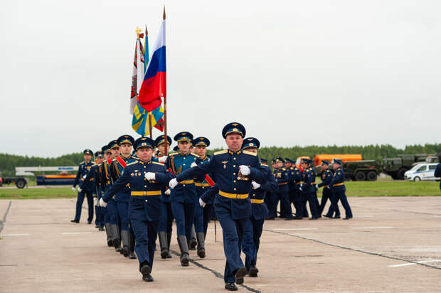 В Твери прошли торжественные мероприятия, посвященные 80-летию 12 гвардейской военно-транспортной авиационной Минской дивизии