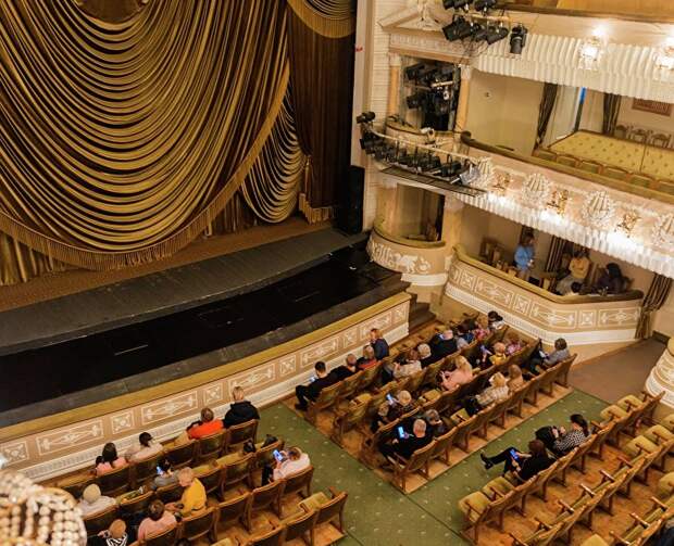 «Дикарь» против цивилизации: крымский драмтеатр зовёт на премьеру