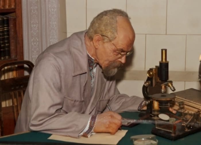 Даниил Заболотный: схватка с «черной смертью»