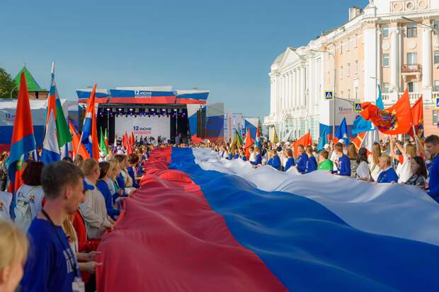 Парад национальностей, этноярмарки и концерты пройдут в День России в Нижнем Новгороде