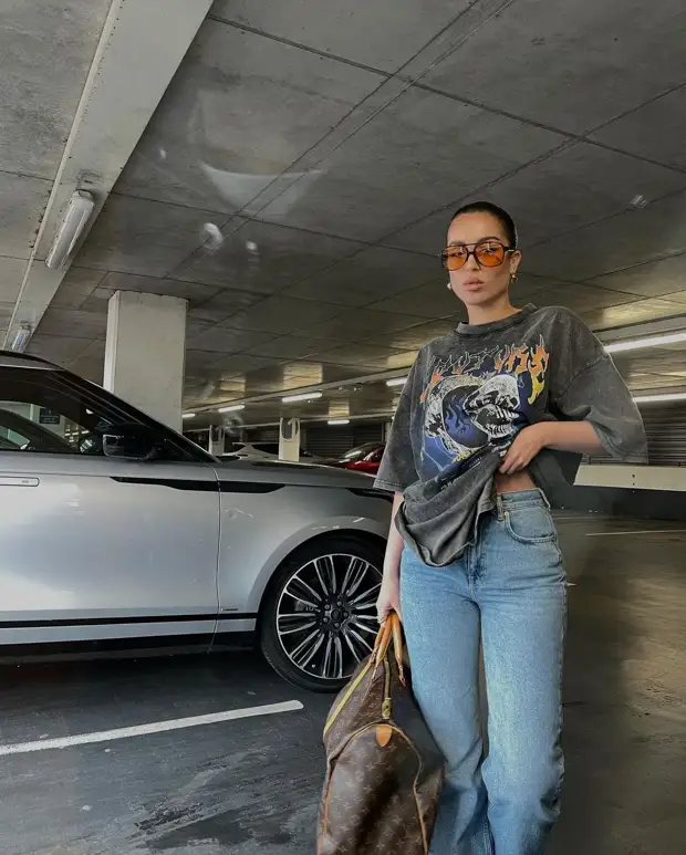 Базовый гардероб весны 2022: вещи, которые рекомендуют приобретать стилисты