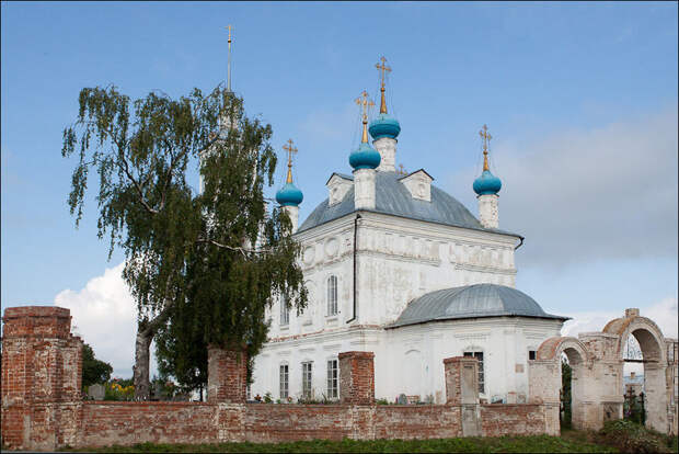 Переславль-Залесский.Церковь в селе Городище и Никитский святой источник.