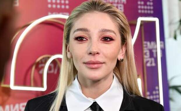 Звезда «голой вечеринки» улетела, не обещав вернуться