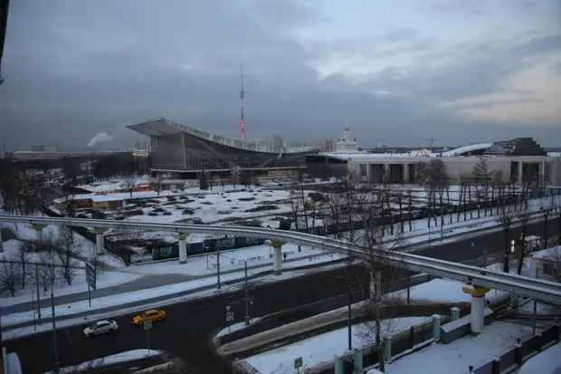 Монреальский павильон и вырубленный Белорусский сквер. | Источник: Денис Рылов