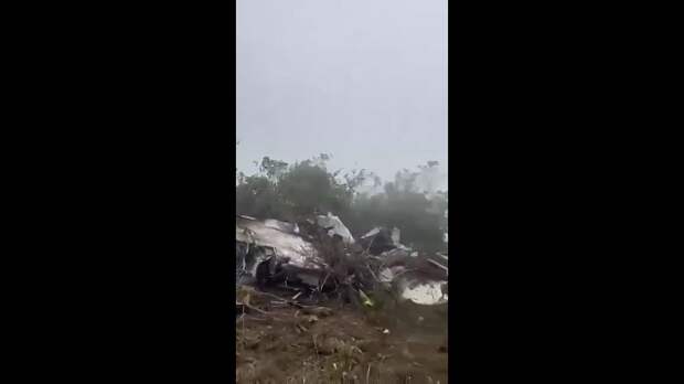 Самолёт Beechcraft 1900, выполнявший рейс 8849 авиакомпании Satena, потерпел крушение недалеко от Кукуты, Колумбия, на борту находились 15 человек.