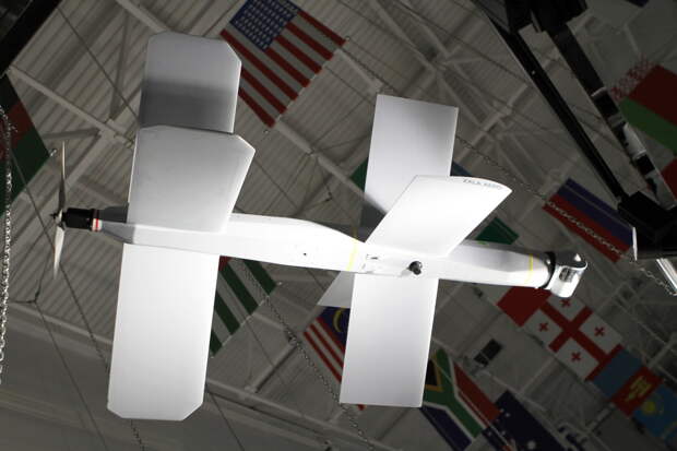 Дрон без оператора, связи, но с собственным интеллектом: В Киеве заметили необычный беспилотник