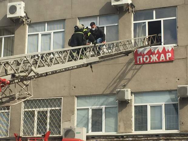 В Твери прошли пожарно-тактические учения в отделении Почты России
