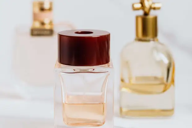 Заявления об уходе иностранных компаний из России вызвали ажиотажный спрос на парфюмерию