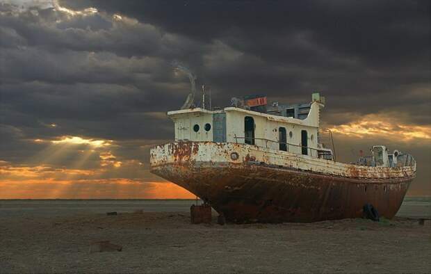 Кладбище кораблей на аральском море выброшенные, жизнь, катастрофа, корабли, красота, невероятное