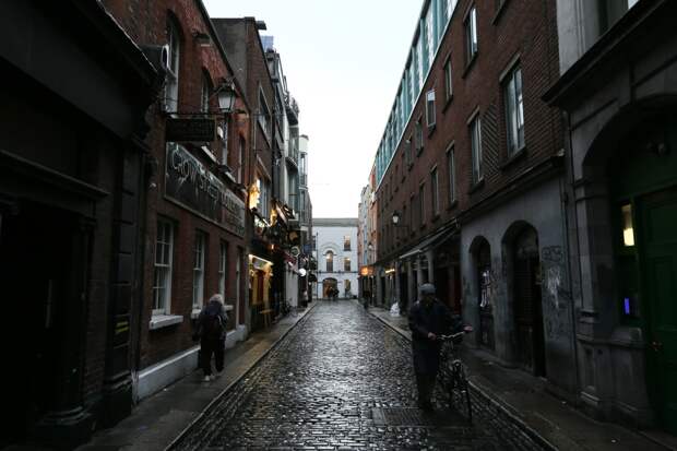 Незнакомцы в Европе избили туриста до смерти и пинали его по голове