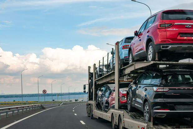 "Автостат": импорт легковых автомобилей в РФ в 2025 году снизился на 32,5%