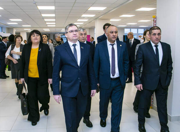 Рабочие места и кузница кадров: выездное заседание «Единой России» провели в Нижнекамске