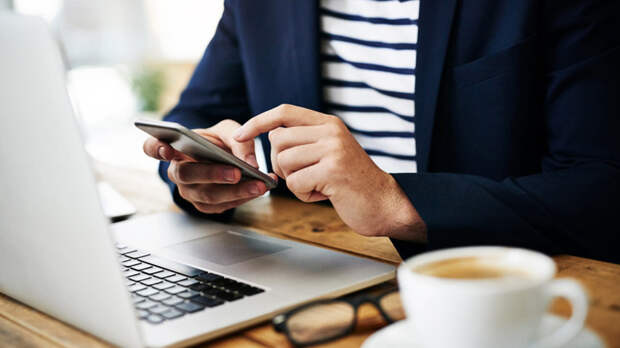 Мошенники обещают выплаты в честь Дня России: в МВД предупредили о фейковых рассылках