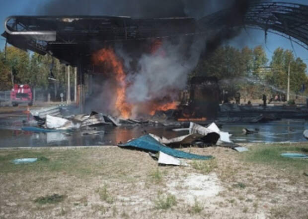 ВСУ ведут обстрелы ДНР, Белгородской, Курской, Запорожской и Херсонской области. Украинские БПЛА также атаковали Крым. Обзор ситуации в прифронтовых регионах России на вечер 22 сентября ВСУ ведут обстрелы ДНР, Белгородской, Курской, Запорожской и Херсонской области. Украинские БПЛА также атаковали Крым. Обзор ситуации в прифронтовых регионах России на вечер 22 сентября