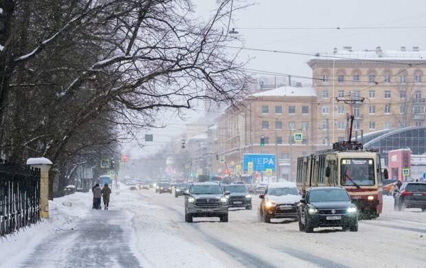 До -10 градусов и небольшой снег. Какая погода придёт в Петербург 2 февраля