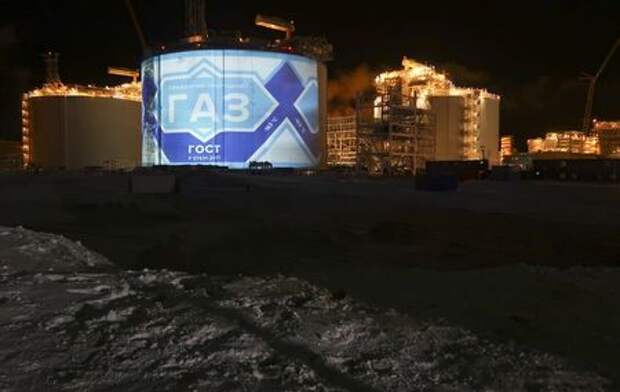 A general view shows the facilities of Yamal LNG, Russia's second liquefied natural gas plant, which is under construction in the Arctic port of Sabetta, Yamalo-Nenets district, Russia December 8, 2017. REUTERS/Oksana Kobzeva