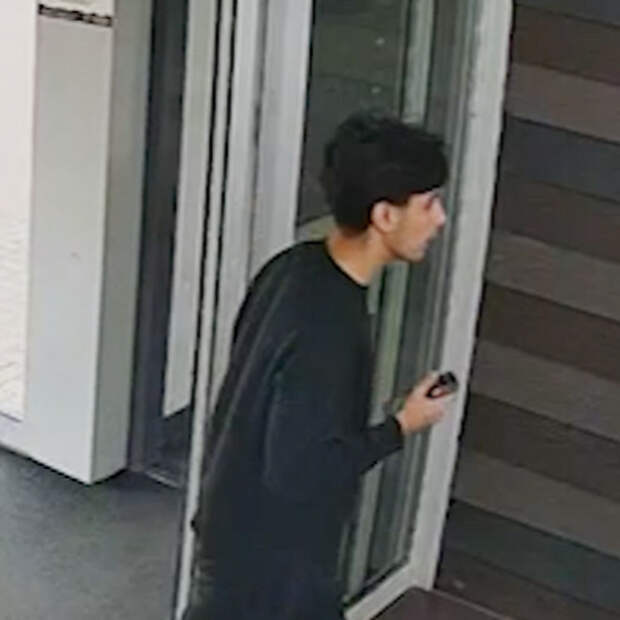 Юноша прикинулся полицейским и украл у 90-летней женщины сейф