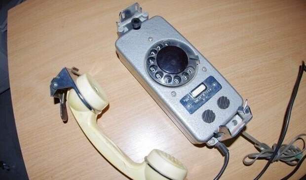 16. Дисковый телефон "ТАС-М 7500",  1987 года