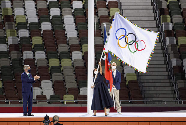 Спортсменам разрешили не надевать маски во время награждения на Олимпиаде