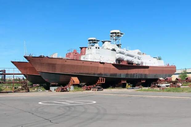 В ближайшее время Военно-морской флот России пополнится двумя новыми ракетными катерами проекта 12418 «Молния».-2