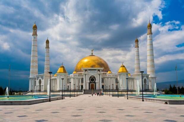 Туркменская мечеть