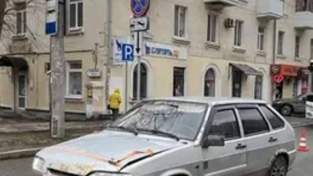 Самаре ВАЗ задним ходом сбил вышедшую на дорогу 84-летнюю пенсионерку