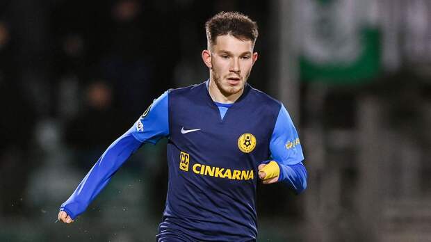 Спортивный директор «Целе» оценил слухи об уходе россиянина Иосифова