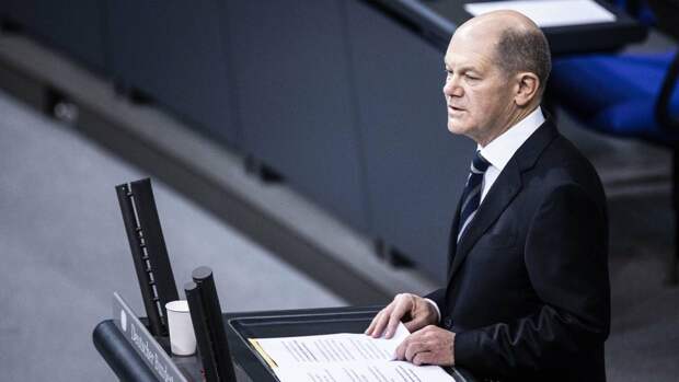 Публицист Союстов: Пока Бербок остается главой МИД ФРГ, улучшения отношений Берлина и Москвы ждать не стоит