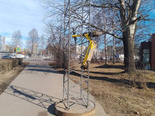 Whoosh, МТС Юрент и Яндекс. Расценки на падения с электросамоката в Петербурге