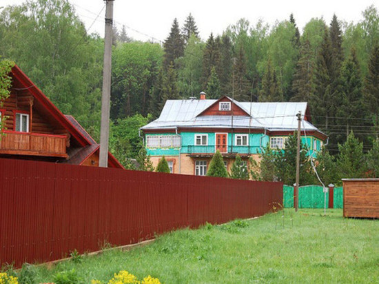 Племянник Людмилы Зыкиной выставил на продажу её особняк под Тверью