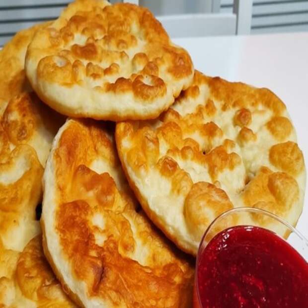 Эти лепешки на воде — настоящее волшебство в сковороде: просто, быстро и невероятно мягко без яиц