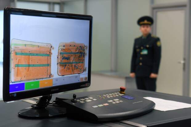 Пассажирка привезла в Сочи украшения Cartier и Rolex на 7 миллионов рублей и попалась