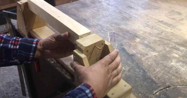 Как округлить деревянный брусок без токарного станка